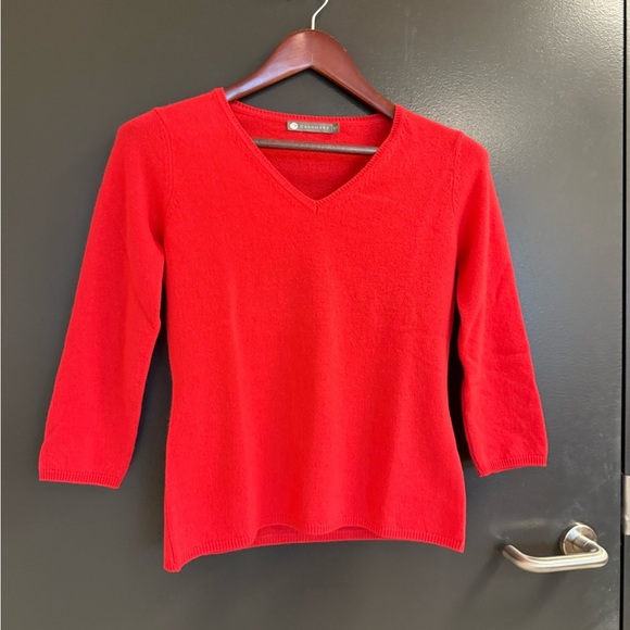 InCashmere S GUC coral V-Neck Sweater Fitted Style 3/4 sleeves - Picture 3 of 14